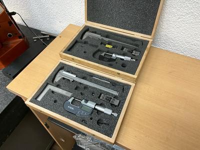 Overview picture of measuring set (2x)